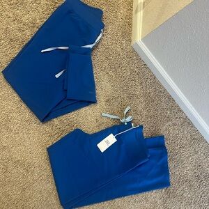 Figs Livingston Bundle